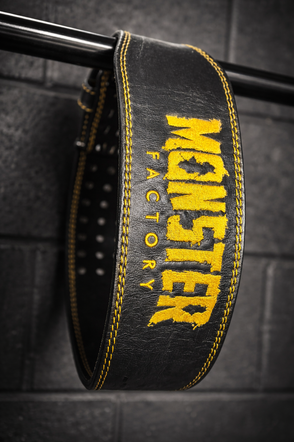 Tapered double pronged lifting belt